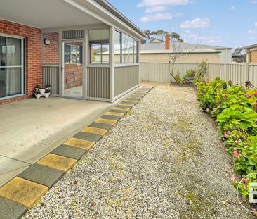 3 bedroom home in White Hills - Photo 6