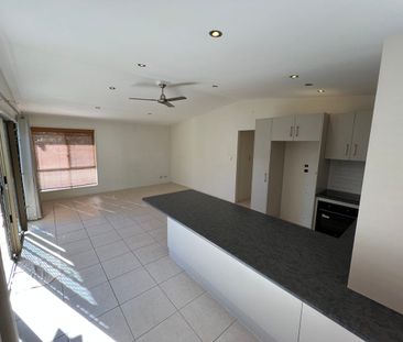 Lockup and go lifestyle close to Beach - Includes electricity & Water! - Photo 4