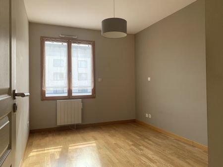 L23-188 LES TERRASSES VICTOR HUGO - Photo 2