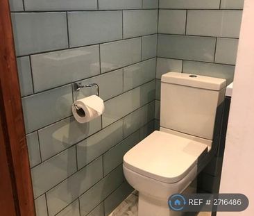 Studio to rent - Photo 6