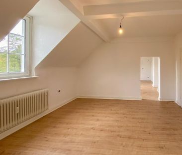 Wohnen zur Miete in einer Burg? 4-Zimmer Wohnung in der Burg Volper... - Photo 1