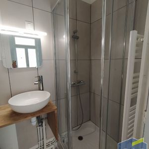 Location Appartement 1 pièce 13m² - Photo 3