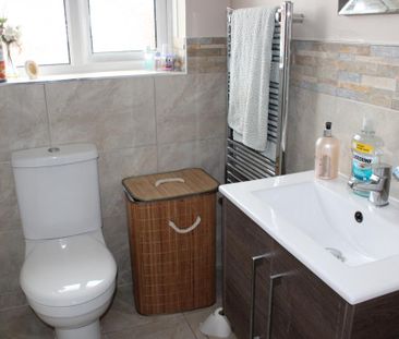 3 bedroom detached house to rent - Photo 4
