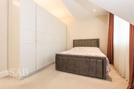 5 bedroom terraced house to rent - Photo 4