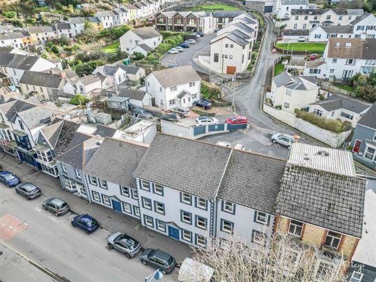 Irvine Court, Mumbles, SA3 - Photo 1