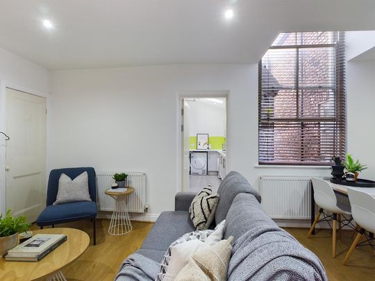 6 bedroom house to rent - Photo 1