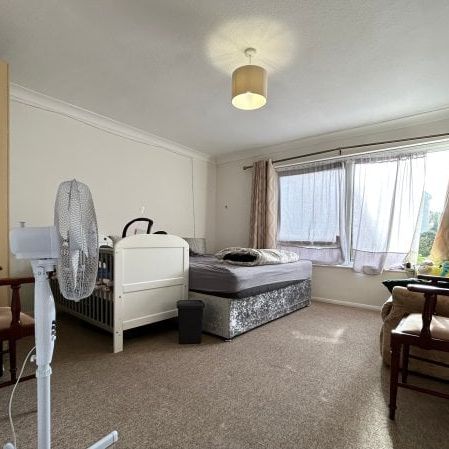 Downview Road, Worthing, BN11 2 bedroom apartment to rent - Photo 1