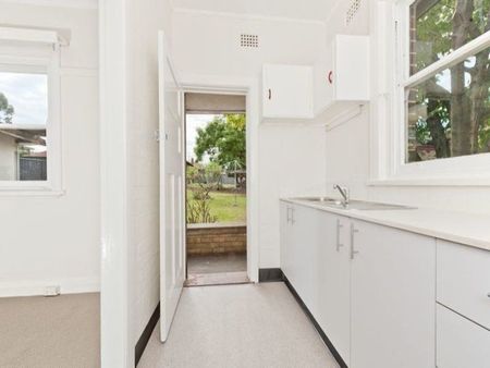 Charming 2-Bedroom Rental House in Concord - Perfect for Cozy Living! - Photo 2