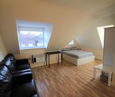 Studio to rent - Photo 2