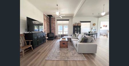 JUST STUNNING - Photo 2