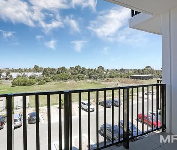 Light, bright and beautiful - Photo 6