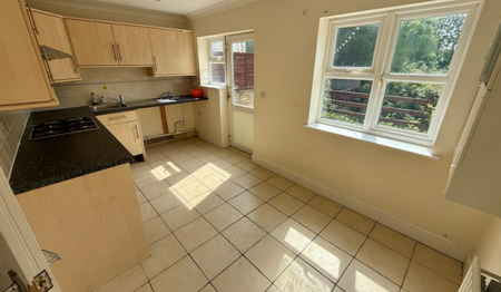 3 bedroom terraced house to rent - Photo 3
