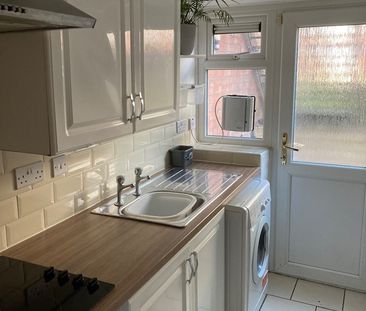 1 Bed Flat, Brigstocke Rd, BS2 - Photo 6