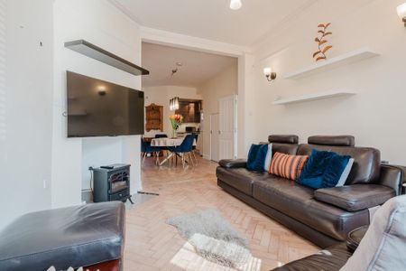 3 bedroom terraced house to rent - Photo 4