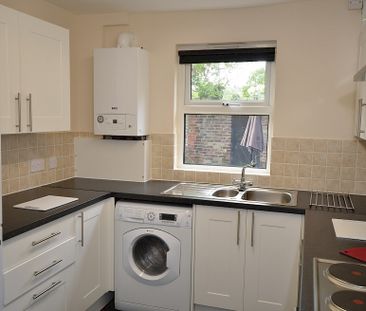 111, Broomspring Lane, Broomhall, Sheffield S10 2FD - Photo 4