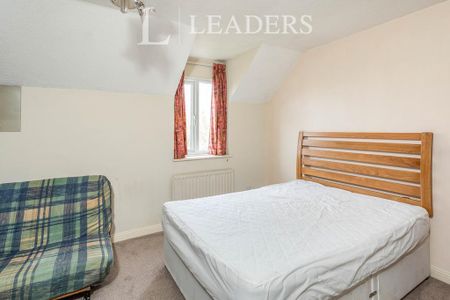 1 bedroom in a house share to rent - Photo 3