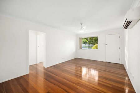 Spacious 2-Bedroom Unit in Prime Coorparoo Location - Photo 4