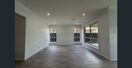 Stunning New 4-Bedroom Home with Solar Panels – Save on Energy Costs! - Photo 2