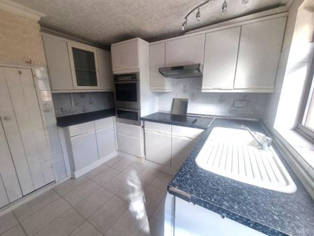 3 bedroom terraced house to rent - Photo 5