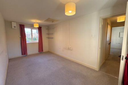 Deers Farm Close, Woking, Surrey, GU23 - Photo 5