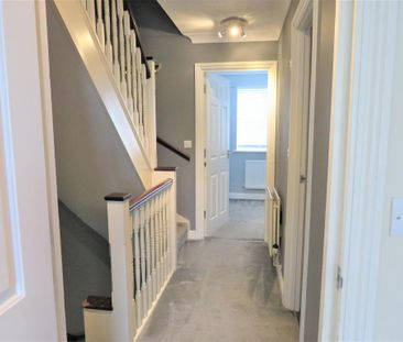 3 bedroom terraced house to rent - Photo 3