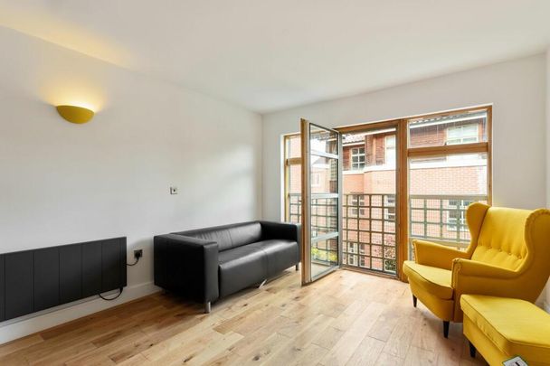 The Courtyard, St. Martins Lane, York YO1 - Photo 1