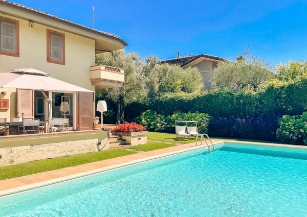 viale sergio bernardini, 345, Camaiore, Tuscany 55041