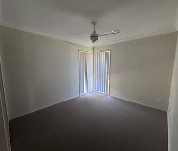 SPACIOUS FAMILY HOME IN HILLCREST - Photo 5