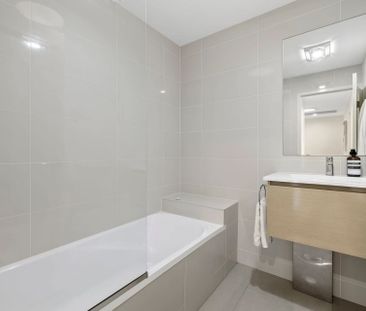 Modern Townhouse, Footsteps to Oxford St Precinct - 9mth Lease with... - Photo 3