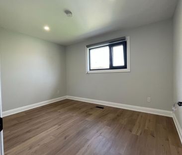 For Lease - 49 Ladner Drive Unit# Unit 2, Toronto, Ontario - Photo 4