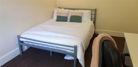 4 bedroom flat to rent - Photo 5