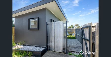 Modern Living with Private Courtyard - Photo 5