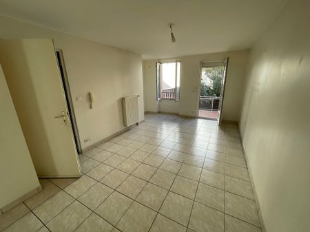 Location Appartement 2 pièces 40m² ROMANS SUR ISERE 26100 - Photo 2