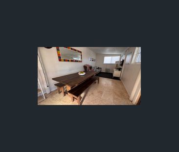 Coastal Beachfront 4 Bedroom Home - Photo 1