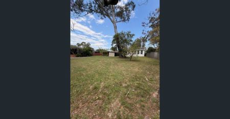 Priced to reflect its charm and retro style - Photo 2