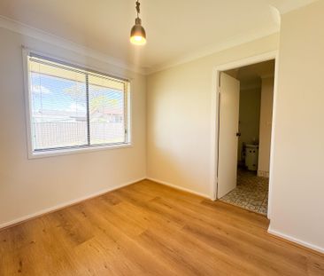 Stylish 3-Bedroom Family Home in South Penrith - Photo 2