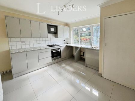 3 bedroom semi-detached house to rent - Photo 4