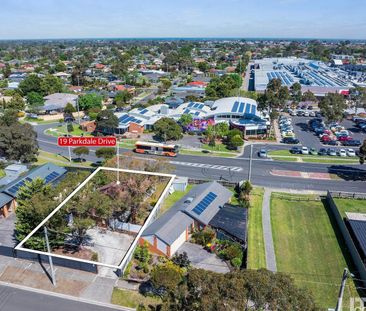 LOCATION LOCATION - Photo 4