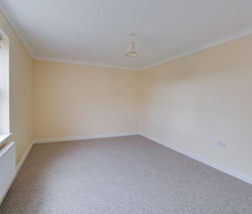 2 bedroom semi-detached house to rent - Photo 4