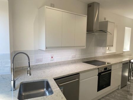 1 Bed Flat, Reading, RG4 - Photo 3