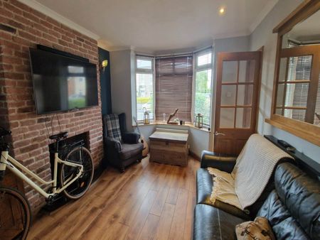 Park Hill, Awsworth - Photo 2