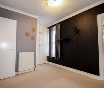 5 bedroom terraced house to rent - Photo 4
