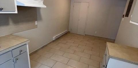 2 1/2 a louer propre et tranquille - Photo 2