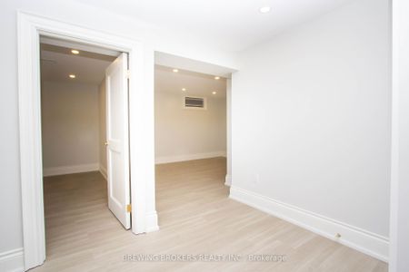 Detached Home For Lease | N8147164 - Photo 2