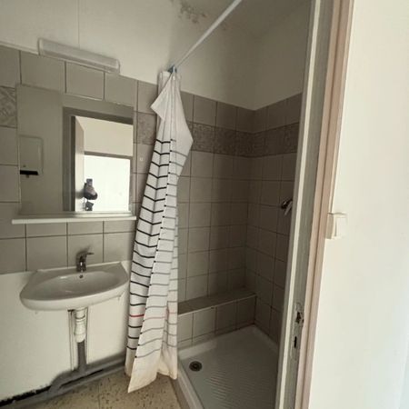 Location Appartement 2 pièces 35m² NIMES 30000 - Photo 4