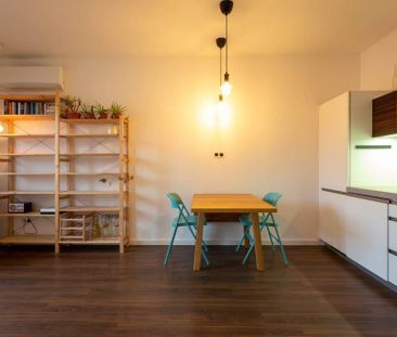 Krásny moderne zrekonštruovaný, zariadený 2 izb. byt s loggiou, Kar... – Fotografia 1
