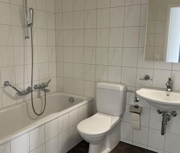 4 1/2 Zimmer Attika Wohnung im Zentrum von Goldau - Photo 4