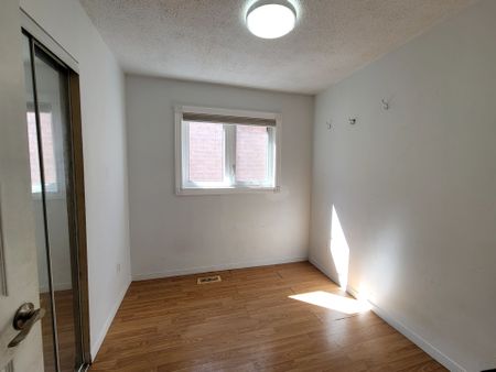 For Lease - 68 Pioneer Pathway, Toronto, Ontario - Photo 4