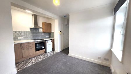 1 bedroom flat to rent - Photo 2