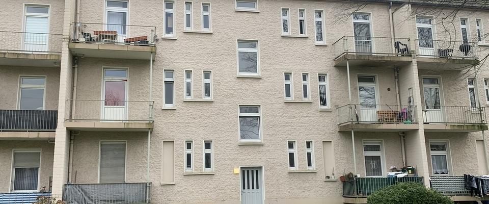 Heute ein König: Ihr neuer Balkon mit Blick ins Grüne. - Photo 1